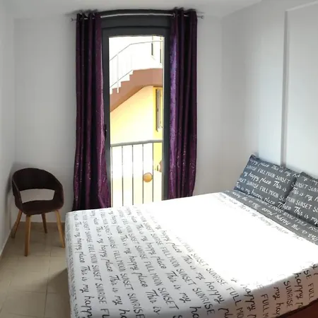 El Castillo - Near Golf & Beaches In South Tenerife