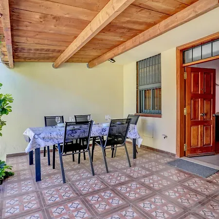 El Castillo - Near Golf & Beaches In South Tenerife *