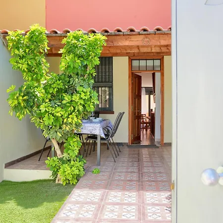 펜션 El Castillo - Near Golf & Beaches In South Tenerife 산미겔데아보나